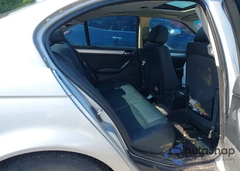 2002 BMW 325 из США, поврежденный, VIN WBAEU33442PH85336